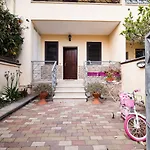 Machiavelli-villetta Con Giardino - Baiaverde-lido *
